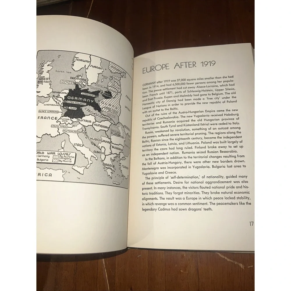 Francis BROWN / War in Maps An Atlas of The New York Times Maps 1st Edition 1942